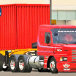 Skins Scania 113 Vermelha Qualificada Com Faixas Originais No Porta Container